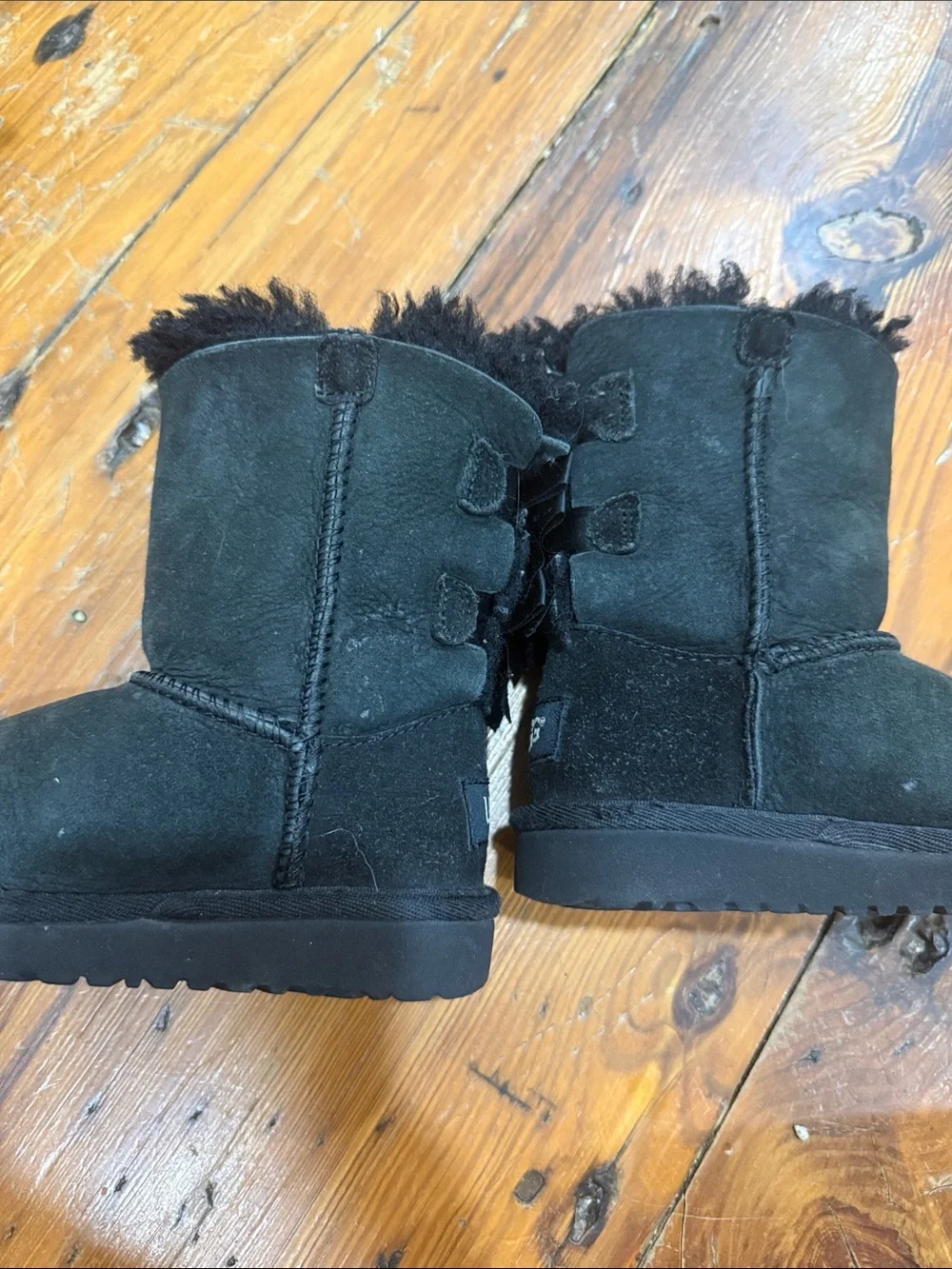 UGG Kids Toddler Black Plush-Lined Shearling Boots Size 9